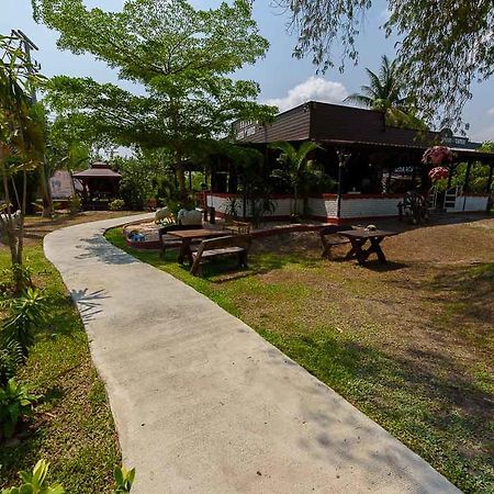 Cowboy Farm Resort Pattaya Ban Huai Yai Buitenkant foto