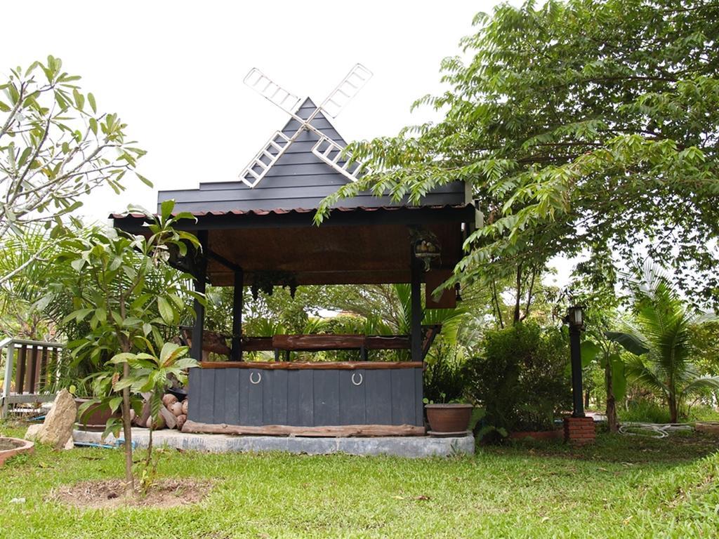 Cowboy Farm Resort Pattaya Ban Huai Yai Buitenkant foto